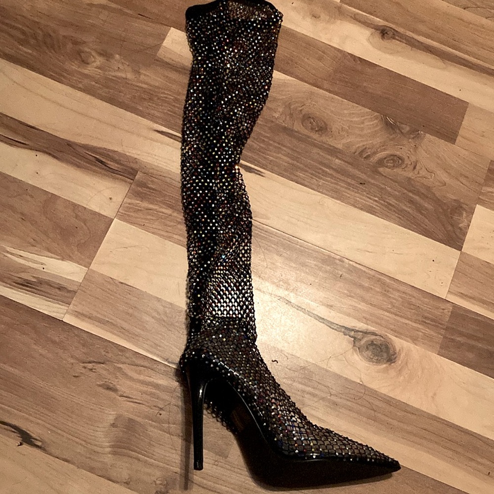 Knee high studded stiletto boots brand new still in box never worn